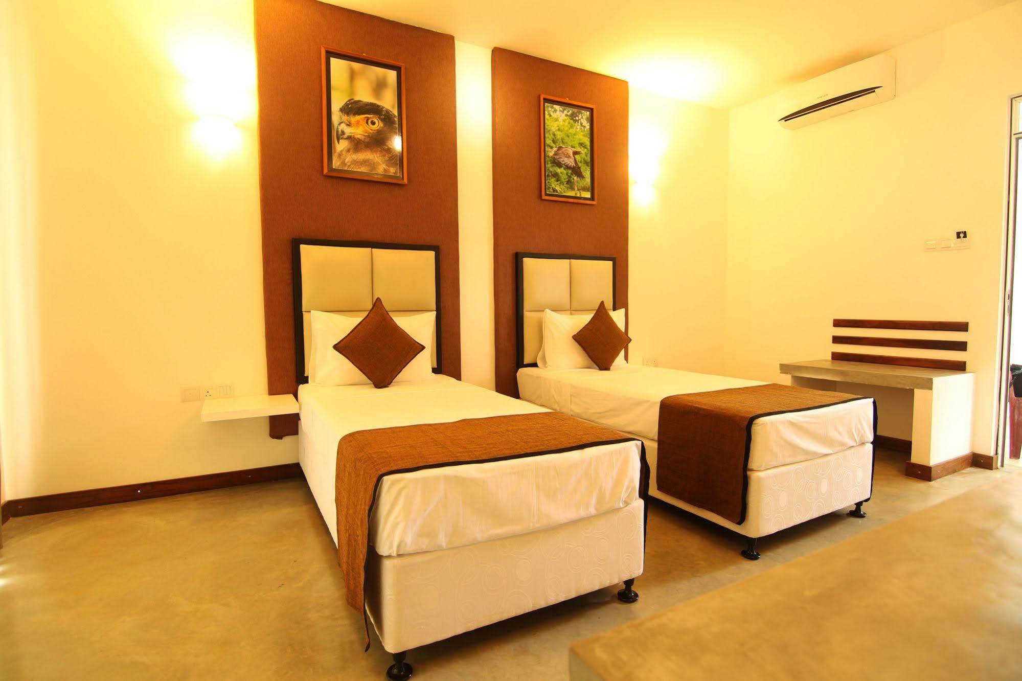 Jade Green Hotel Hambantota Exterior foto