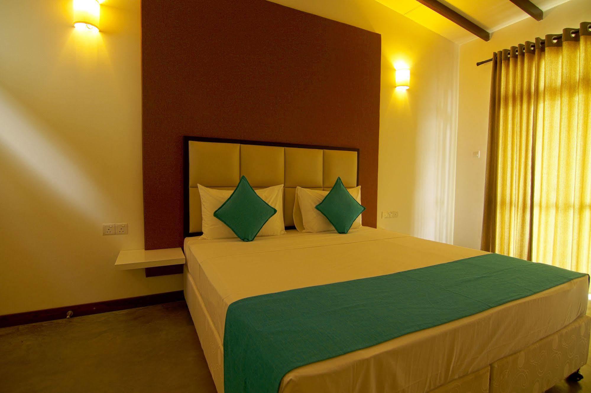 Jade Green Hotel Hambantota Exterior foto